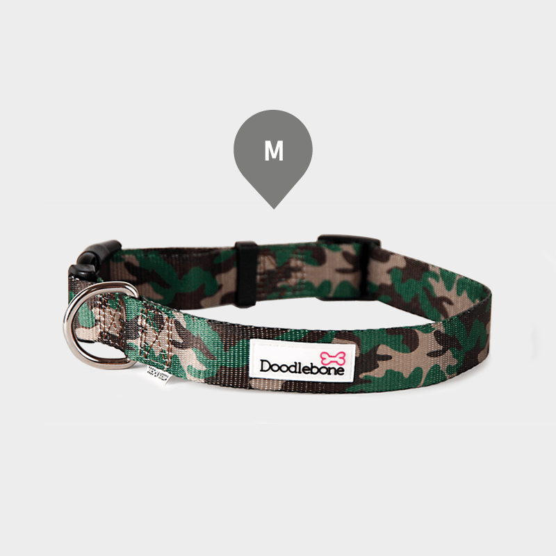 Gemustertes Camouflage Bold Halsband von Doodlebone® in der Größe M